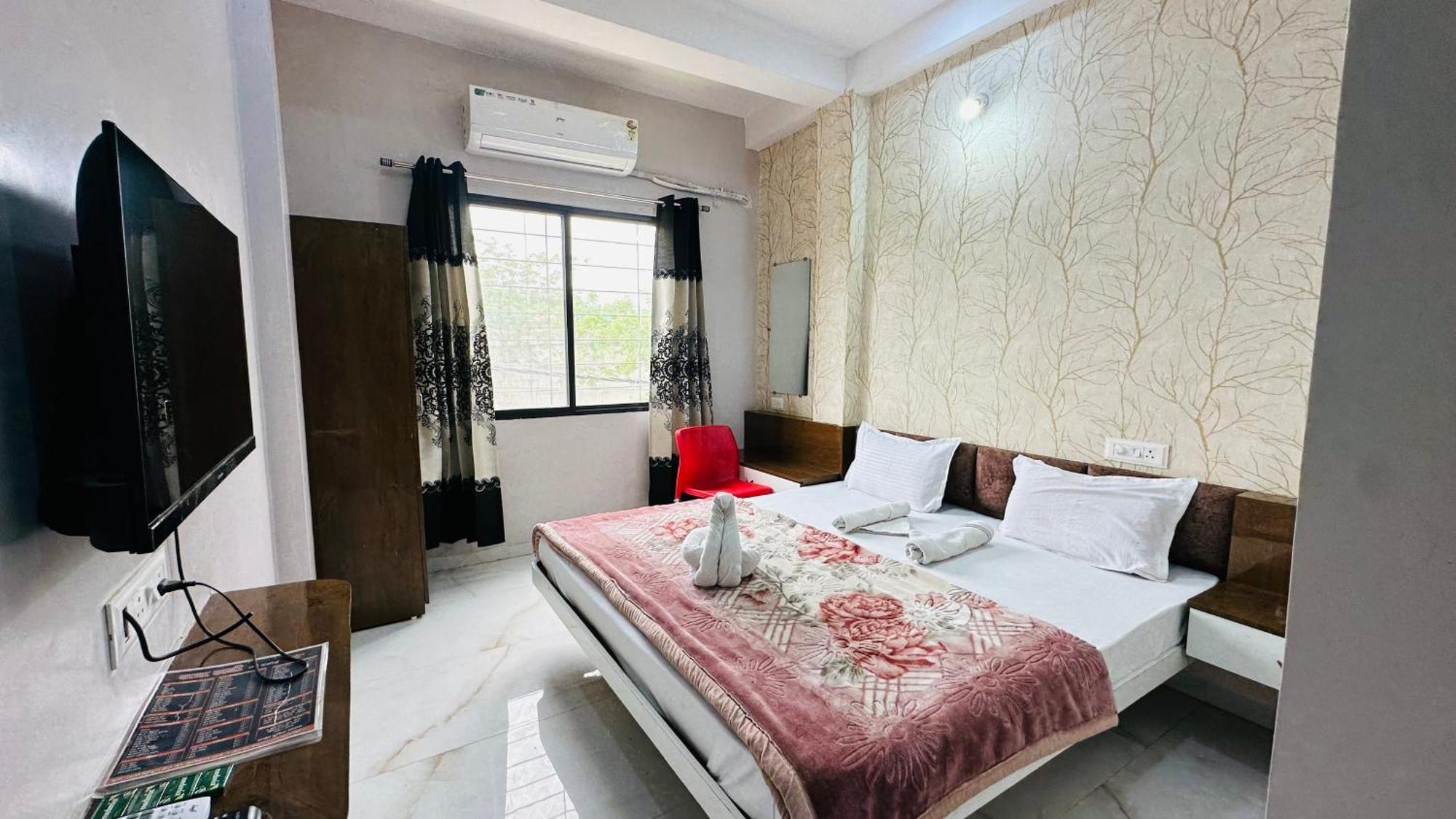Hotel Kanha Palace Удджайн Экстерьер фото